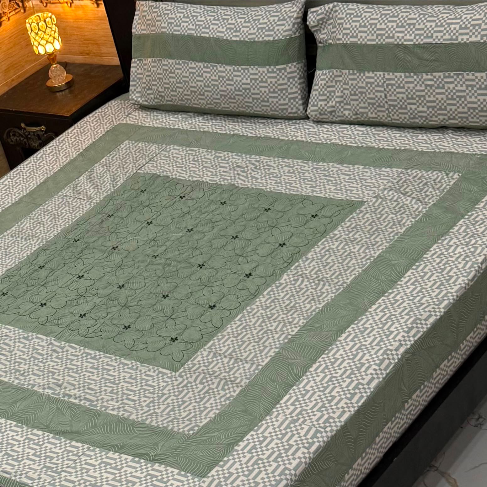 Luxury Printed Cotton Bedsheet Set - Design 18